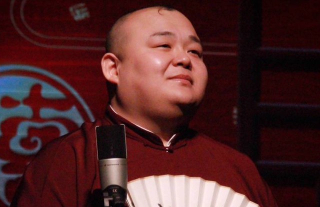 德云社师爷谢金电车电瓶被盗,隔空喊话李鹤东,你看着办吧!_腾讯新闻