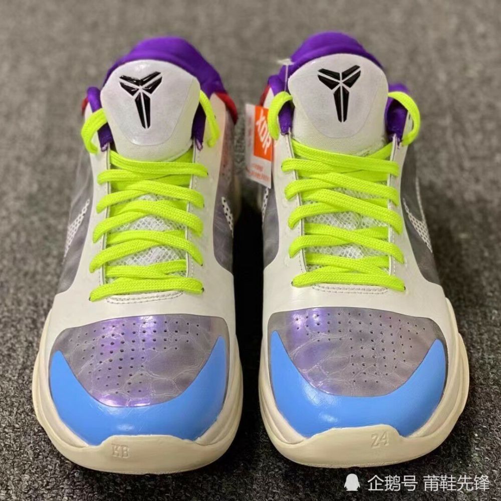 做球场上最帅的仔!开箱塔克上脚的kobe 5球鞋