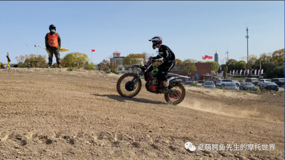 在mxgp的赛道上骑越野摩托车是什么体验