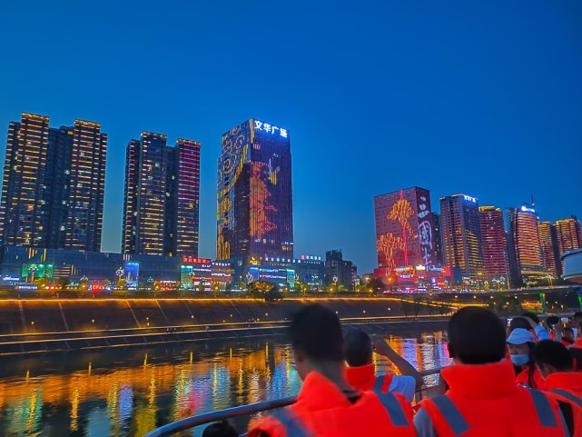 中国舒适之城南充夜景