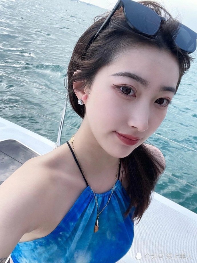 成都00年校花美女