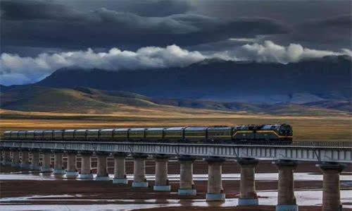 中国火车技术那么先进,为啥青藏铁路的火车头,还要从美国引进?