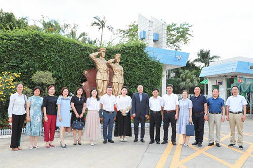 5月11日,深圳市人大代表杨瑞,赵广群,肖甜,唐芳,许建洲,陈晓云,陈雄英