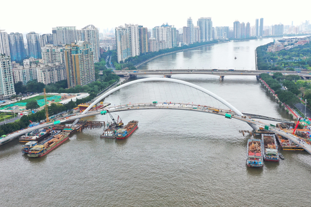 广州首座跨珠江人行桥即将竣工