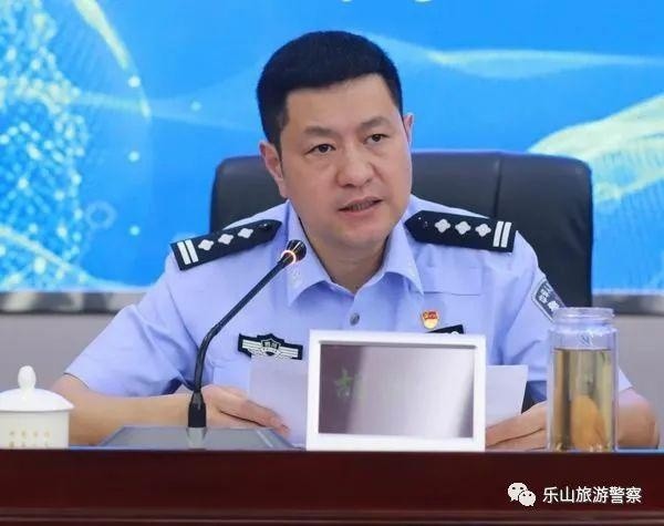 夹江县副县长,公安局长胡洪捃要求:一,强化主责思维,切实履行工作