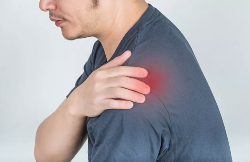 事实上,大部分肩膀痛并不是肩周炎引起的, " 肩袖损伤 " 才是肩关节