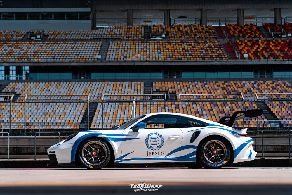 吴亦凡参战,上海赛车保时捷911gt3 cup992款首秀