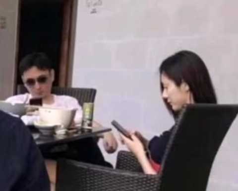王思聪还吃回头草带4美女夜店嗨玩清纯前女友也在其中