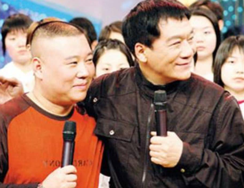 2006年,侯耀文和郭德纲举办了一场商演,相声界半壁江山齐聚