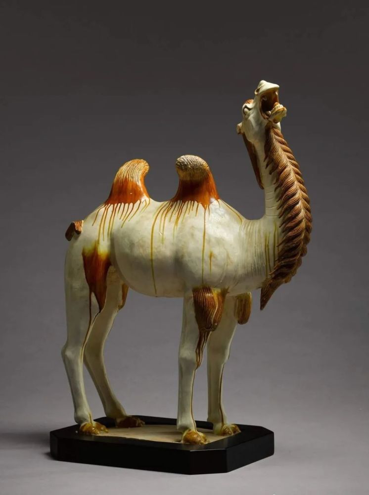 唐三彩骆驼600万唐三彩马371万伦敦苏富比一波中国古董成交价来了