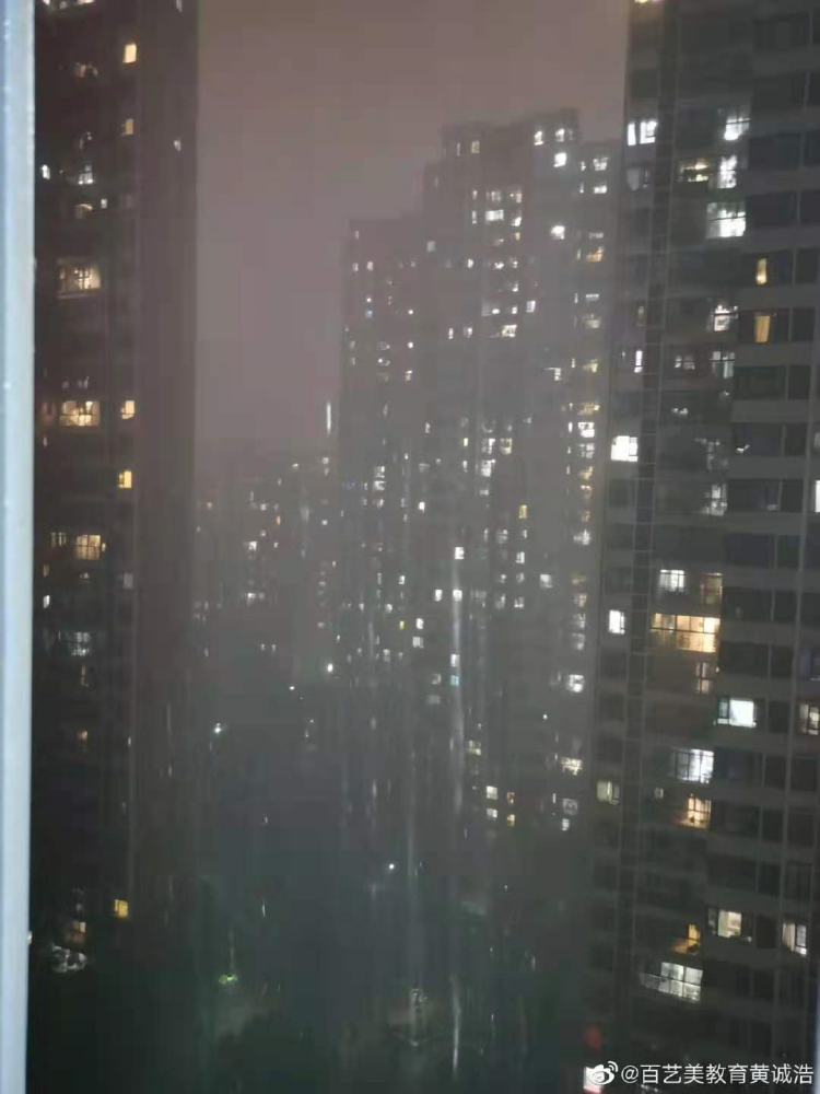 武汉10-12级雷暴大风来袭,或有龙卷风!