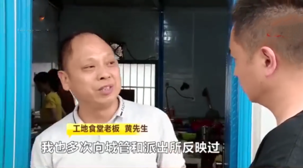 帮老总打饭_食堂阿姨打饭照片(2)
