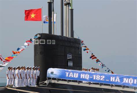 近看河内号潜艇,以越南首都命名,寄予厚望,消声瓦整齐静音性强
