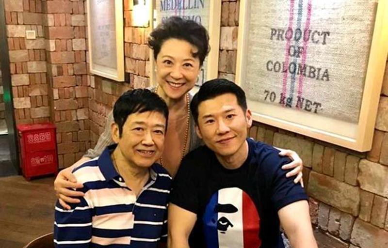 王馥荔一家三代同堂,其乐融融,平静充实的晚年生活让不少人羡慕不已.