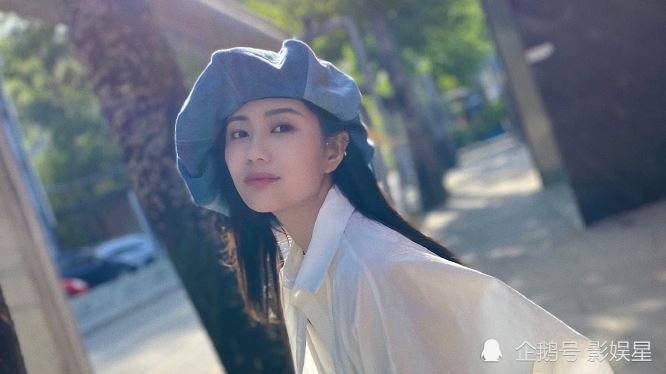 她是《悬崖之上》里的美女特务,因这一点被张艺谋选定