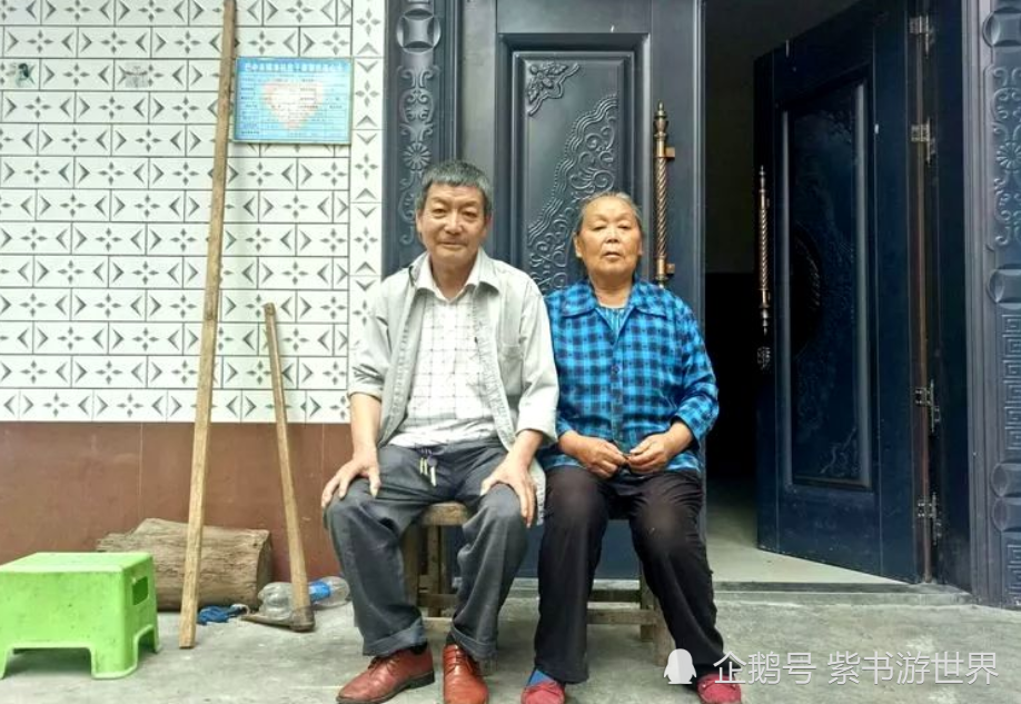 20岁知青小伙娶了有4个孩子的寡妇至今仍居住在大山里