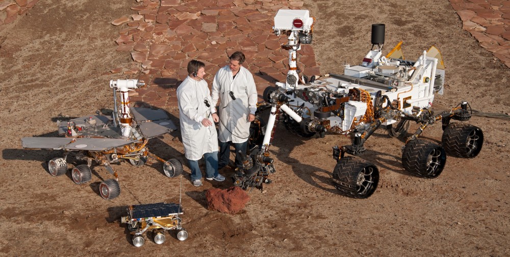 nasa三代火星车,旅居者号11公斤,勇气和机遇约180公斤,好奇和
