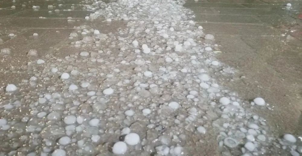 咋停不下来?已连下13天冰雹,今晚贵州冰雹暴雨再度来袭