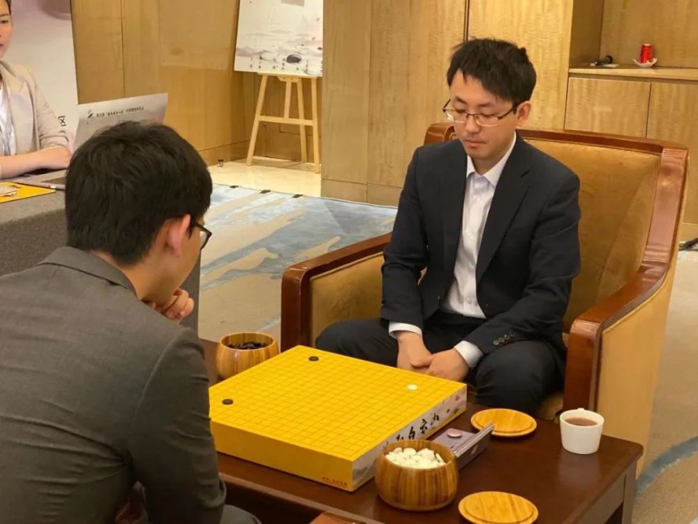 主场之威 棋圣战半决赛丁浩昏招引柯洁呼惨 时越连笑晋级挑决