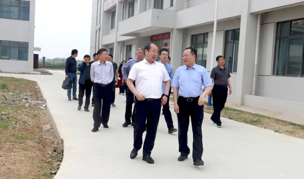 南阳市审计局领导莅临鸭河工区观摩城区发展,项目建设