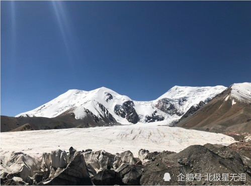 阿尼玛卿雪山雪线逐年上升 供图/青海省宝源生态保护中心