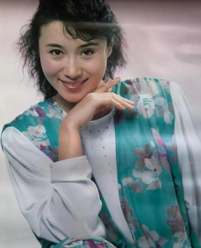 "牧羊女"丁岚:37岁弃演从商,今56岁身价过亿,至今单身