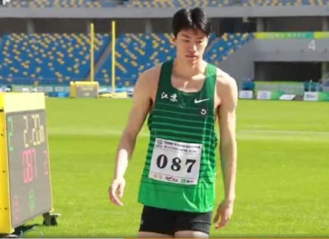 中国跳高队在近几年也涌现几位资质不凡的00后小将,江苏王振,四川陈龙