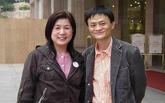 看看马云儿子马元坤,再看看女儿马雪,网友:这基因实在