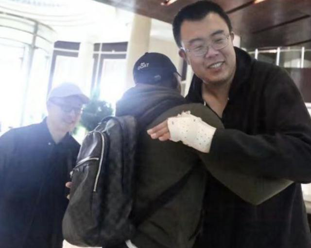 韩德君妻子因怼键盘侠被球迷注意到,身高1米82,曾经是