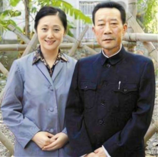 原来李雪健的老婆就是她,同样是演员,儿子长得帅气还是研究生