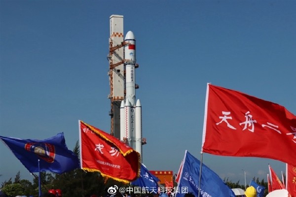 中国航天喜事连连 空间站第二发来了:天舟二号货运飞船已到发射区