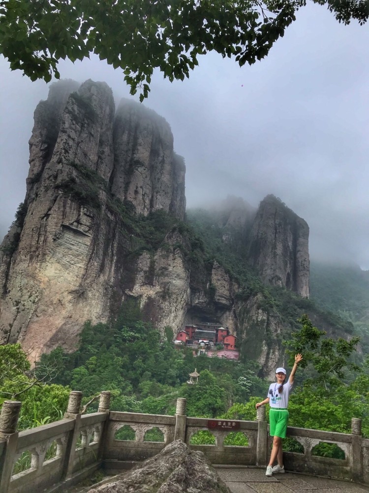 雁荡山灵峰景区是最有特色的