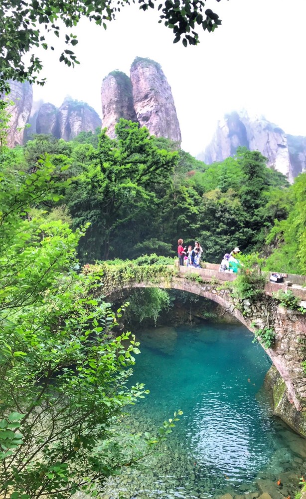 5a级旅游景区的海上名山温州雁荡山旅游风景区有很多景点