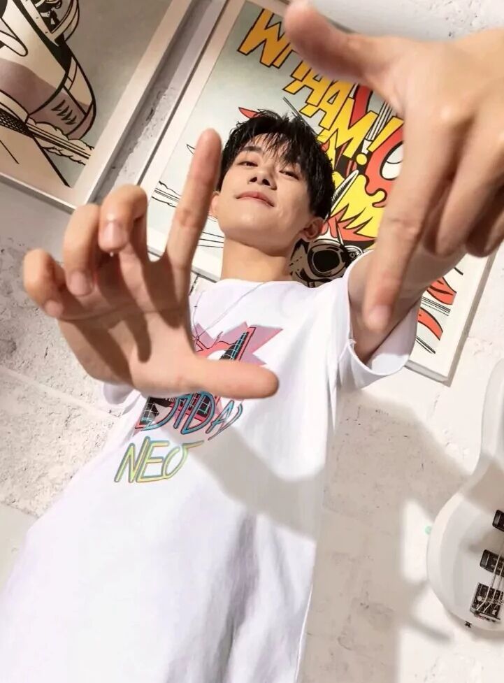 易烊千玺壁纸分享jacksonyee