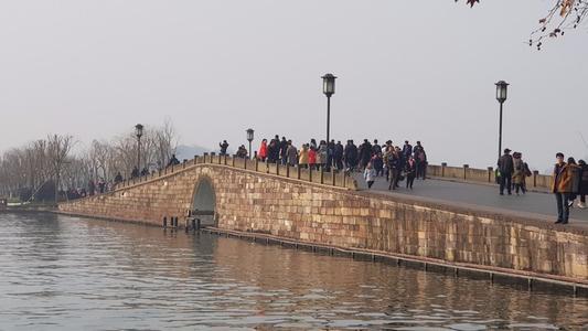 中国著名的旅游胜地,誉为人间天堂,杭州西湖风景名胜区
