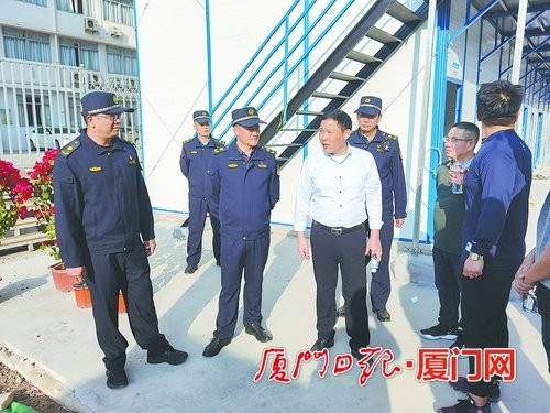 推动人口管理方面的问题_世界人口问题素材图(2)