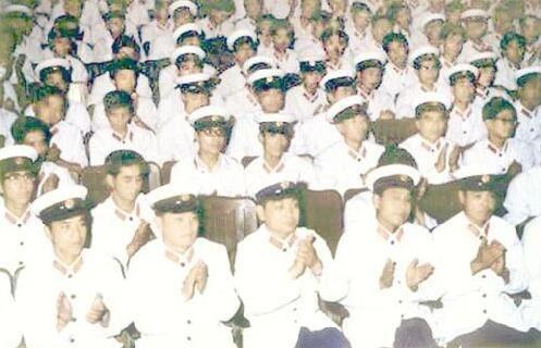 中国警察队伍用了8年的解放帽,1973年,为何会被撤销?