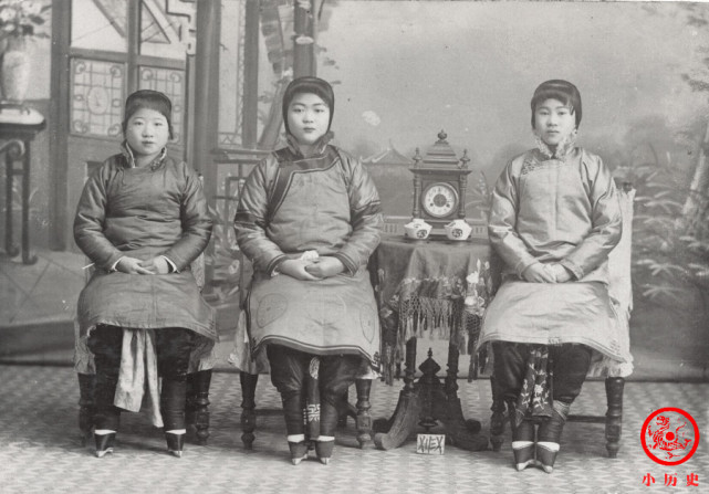 清朝老照片:1867年中国女子参加世博会,夫妻合影亲密互动