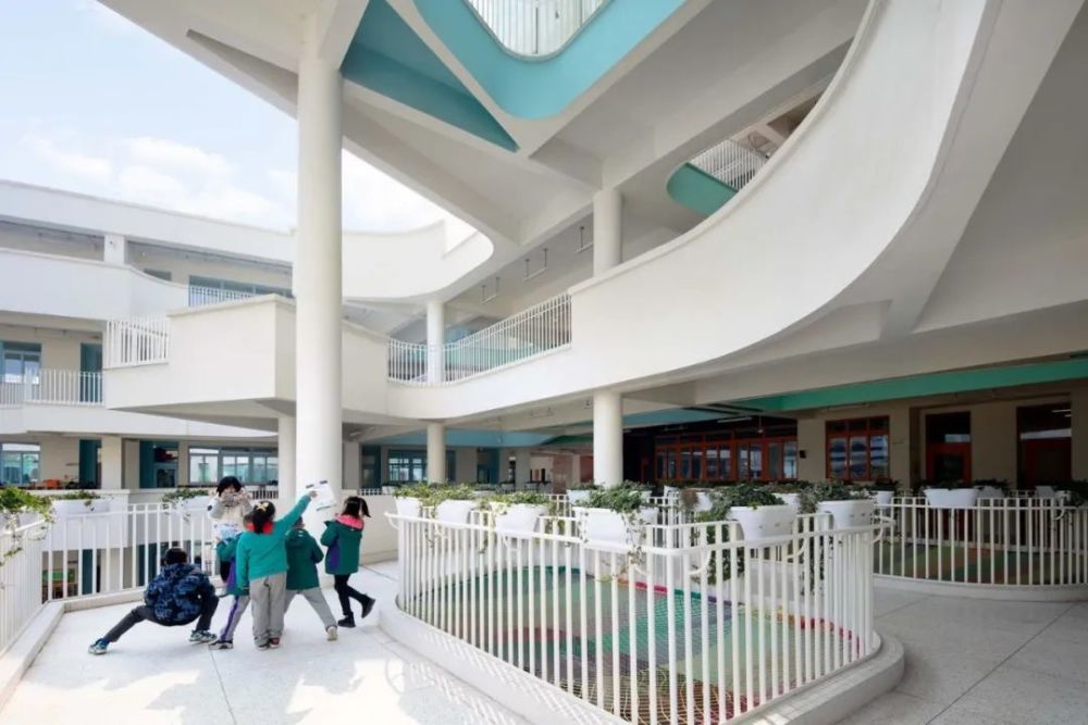 小学 幼儿园建筑设计:成都麓湖哈密尔顿学校幼儿园/案例