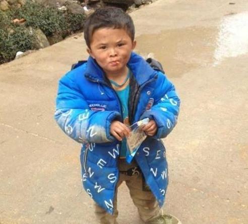 小马云疑被注射抑生长药物,13岁不识数,撞脸马云走红是福是祸?