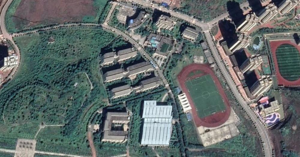 卫星上看重庆綦江唯一的大学:规模不大,环境却很优美