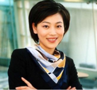 央视主持人劳春燕,屡次被传离职,去世,丈夫身份更是不