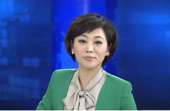 央视主持人劳春燕,屡次被传离职,去世,丈夫身份更是不