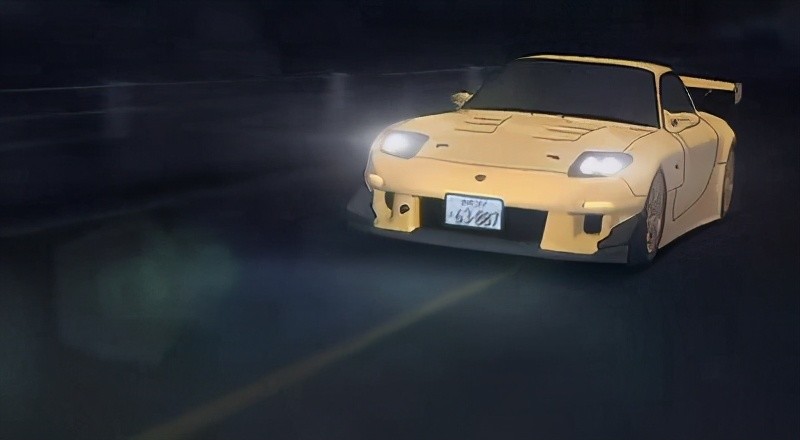 是曾经头文字d里高桥凉介的rx7,还是雨宫勇美的re"小作坊"?