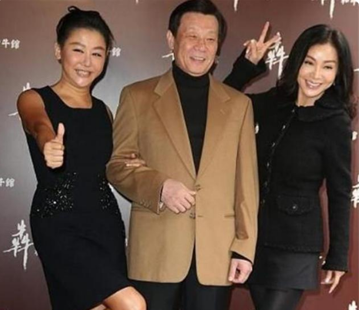 相反,崔瑶琪和许黎丹相处得十分融洽,两人一个住楼上一个住楼下,彼此