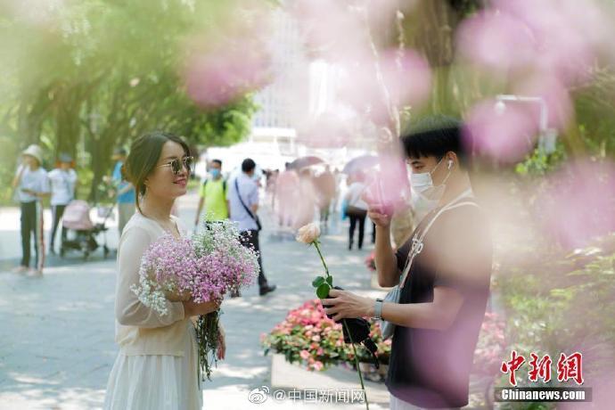 中国大概有多少男性人口_长老乡大概有多少人口