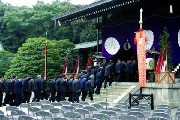 10年前,火烧靖国神社,被韩国人称为英雄的中国小伙,现在怎样?