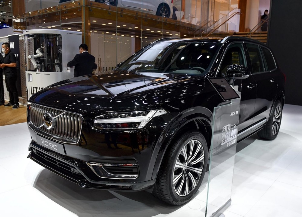 对标宝马x5,沃尔沃xc90进店实拍,油耗8升,比途锐还霸气