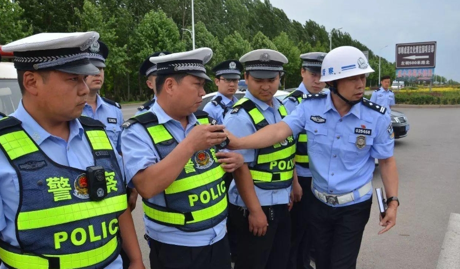 辅警岗位迎来"喜讯",薪资待遇有望提升,满足条件还可转事业编