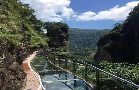 阿坝县有多少人口_众多国家级风景 遗落在阿坝的外星秘境,神仙居住的避世古(2)